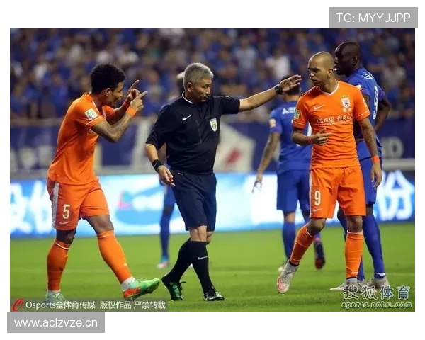 助理裁判职责详解：如何正确判罚越位和边线球规则