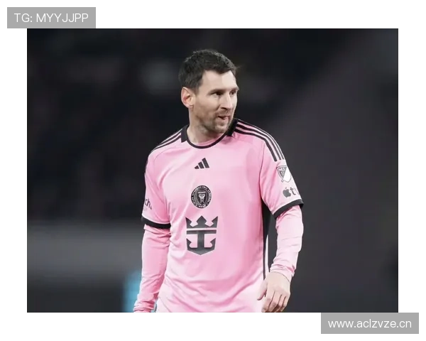 梅西居然在训练场外吃起了汉堡，全球球迷一脸懵逼